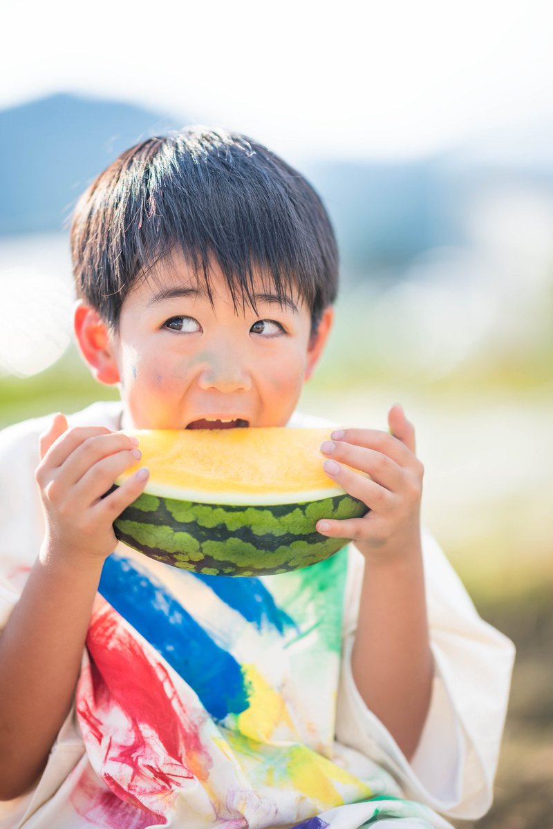 komo_ringo's tweet photo. 「おしゃれスイカ」

まだまだ残暑が続きますね💦
テントには、沢山のお客様に来て頂きました！
ありがとうございます！
今週いっぱい営業します☺

・Photo
matt2_14

・Model
スイカボーイ

 #watermelon #farm　#再来農園 #またくるスイカ #またくるファーム #iiiwate https://t.co/XNlx6w4TbG