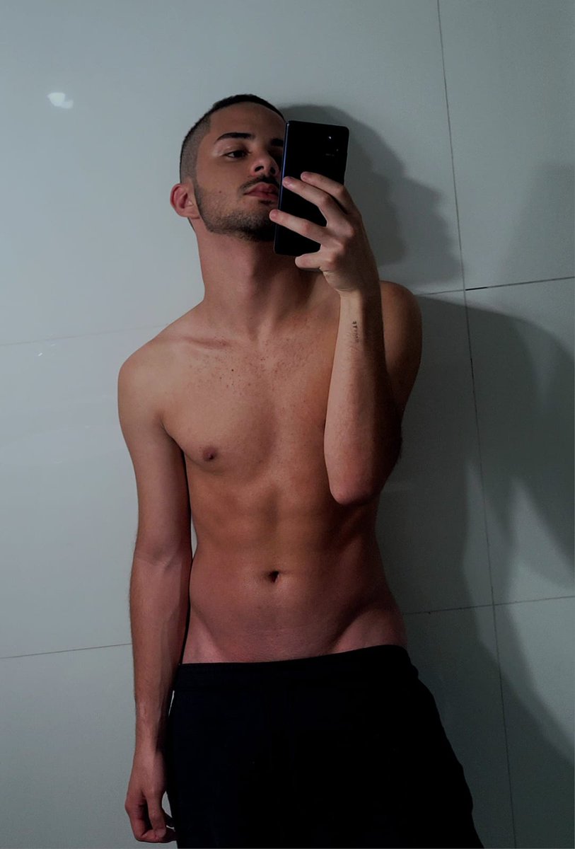 André¹⁴³ 🥂 tweet media