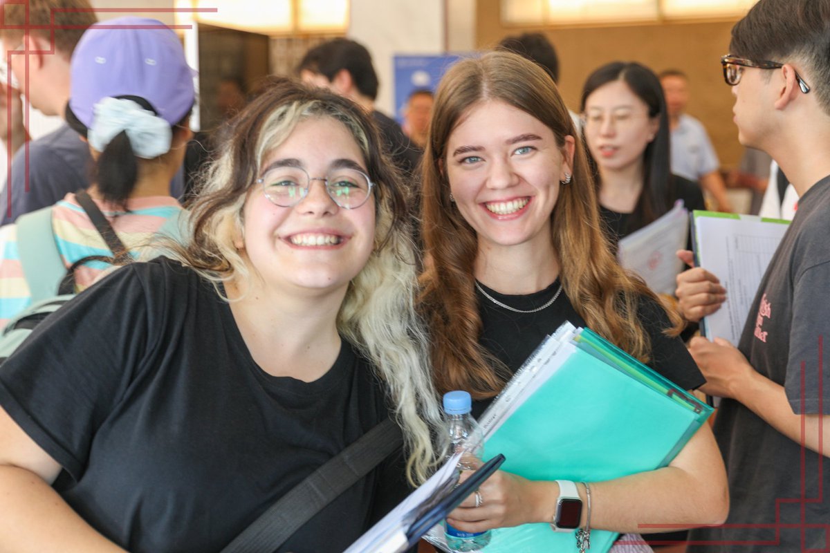 PKUYCA's tweet photo. Blue skies, big smiles and bright beginnings, our new semester has begun!
#pekinguniversity #beida #yenchingacademy #yca #moveinday #newsemester https://t.co/rsNLJr9ZNr