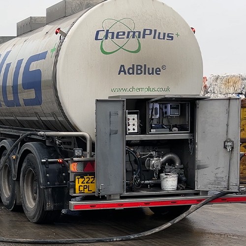 CejnIberica's tweet image. ChemPlus comenzó su viaje en el mundo del AdBlue casi por casualidad. Hoy, distribuye más de 650.000 litros cada semana.
¿Su secreto?
Los acoplamientos de rotura en seco Smartflow de CEJN
👉 Descubre la historia completa aquí: cejn.com/es-es/articles…
#AdBlue #CEJN #SmartFlow