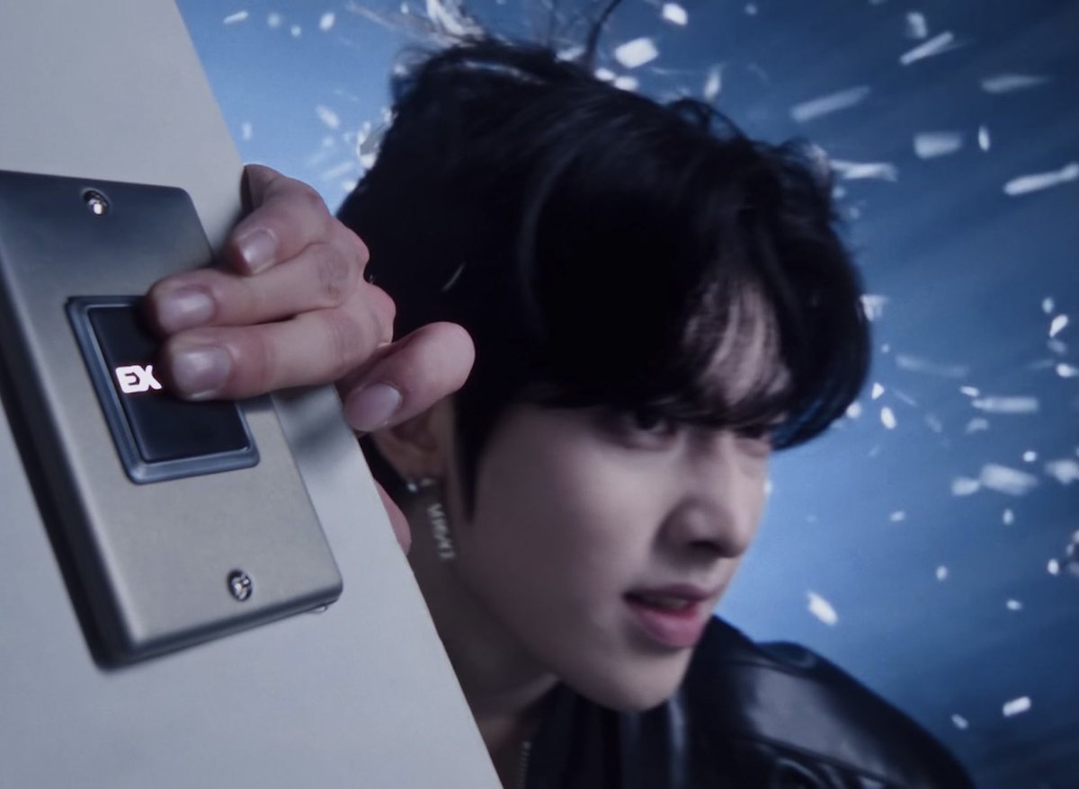Rikittew's tweet photo. 와 진짜 얼굴 찢 https://t.co/3lxgN0uXbN