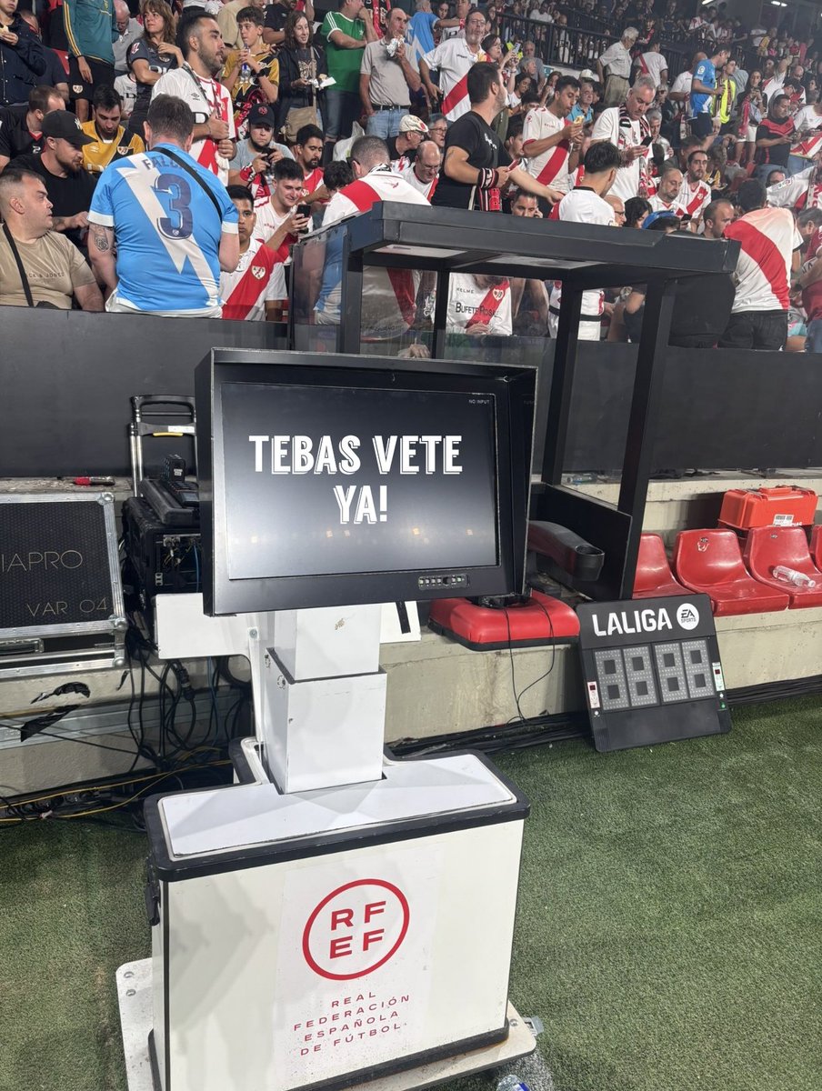 El salvapantallas del VAR en Vallecas