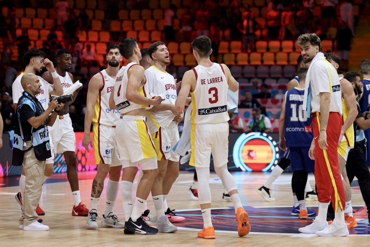 #PoliPepe1721 Peñazo importante el Eurobasket este fin de semana; torneo sobredimensionado y con muy poquito drama en la fase de grupos. Con <a href="/VictorArrufat/">Víctor Arrufat</a> 

pepediario.com/polipepe1721-e…