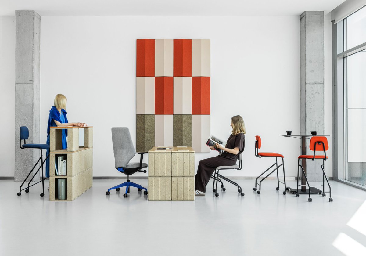 T3Atelier's tweet photo. VANK_CO to kolekcja krzeseł, hokerów i stołów zaprojektowanych z myślą o pracy zespołowej i codziennych spotkaniach. #Vank #design #stoły #krzesła #projektbiura #ergonomia #mobillność https://t.co/QHDTP9lLa1