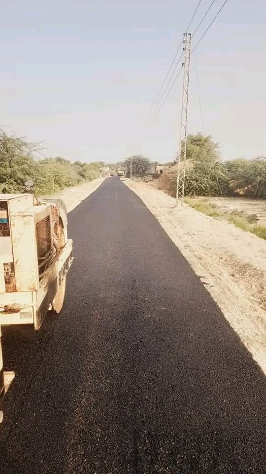 ZameerHuss41875's tweet photo. "PS-61 puts people first! Asphalt work completed in Mir Ashraf Kot &amp; Kohli villages, UC-83 Seri — a milestone in public service.
#ThankYou_SharjeelInamMemon #RawalMemon #PS61 #HyderabadBhuttoKa" https://t.co/QSXFMXhdI8