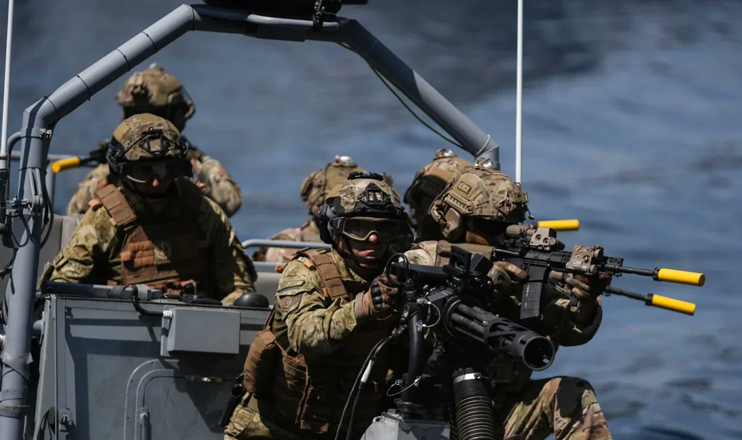 Turkish Navy Special Operations Forces SAT Commandos and Naval Forces Performing a Hostage Rescue Demonstration at the Teknofest Blue Homeland Event at the İstanbul Shipyard Command on August 30, 2025.
#Turkey #SF #tactical