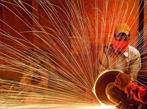 smec20150728's tweet image. 📉 Indian steelmakers are pushing for a minimum import price (MIP) as safeguard duties fail to offset falling global steel prices. With hot rolled coils trading far lower than expected, margins are shrinking.
#SteelIndustry #IndiaSteel #SteelNews #GlobalMarkets