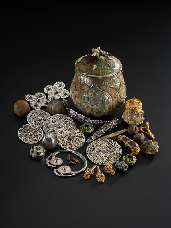NorthAges's tweet image. The Galloway Hoard was discovered by detectorist Derek McLennan at Balmaghie, Kirkcudbrightshire, #OTD in 2014. Deposited around AD 900, it is both Scotland’s earliest Viking-Age hoard and the richest ever found in Britain and Ireland. 📸National Museums Scotland