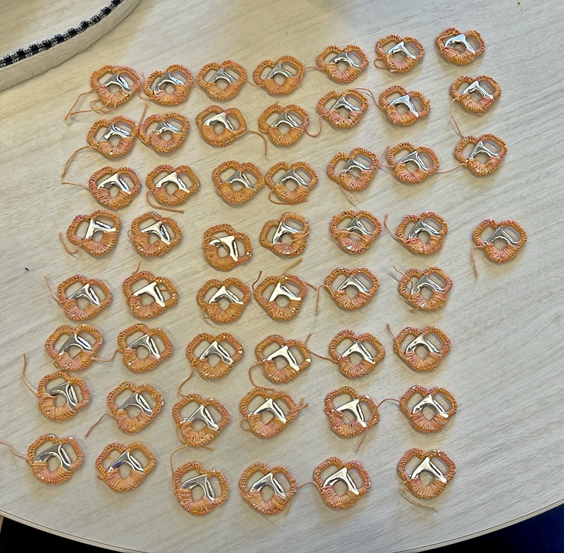 tukinosyu's tweet image. 20/3コーマ糸 手染め刺し子糸「柑子色」段染め糸・オレンジ 橙色・グラデーション糸・コットン100%綿糸・日本の色伝統柄 和モダン手縫い糸・ハンドメイド材料 minne.com/items/43546411 - ハンドメイドマーケットminne（ミンネ）

新しいレース糸を使用してみました🧵
どうかな？