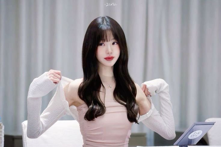 #promotwt &amp; #moothunt 

࣪𓏲ּ ᥫ᭡ ₊ ⊹ ˑ ִ ֶ 𓂃  moot hunt day 6 !

  🎀  20 spain [ eng/esp/中文 ]
  🎐  ana, sw 54kg cw 45kg, bmi 17s
  🖇️  jirai kei
  🤍  nct + shinee

♡  + ↻ to be mutuals 

[ #edtwt #shtwt  #shedtwt #kpopedtwt #jiraitwt #obslovetwt #yanderetwt #yantwt ]