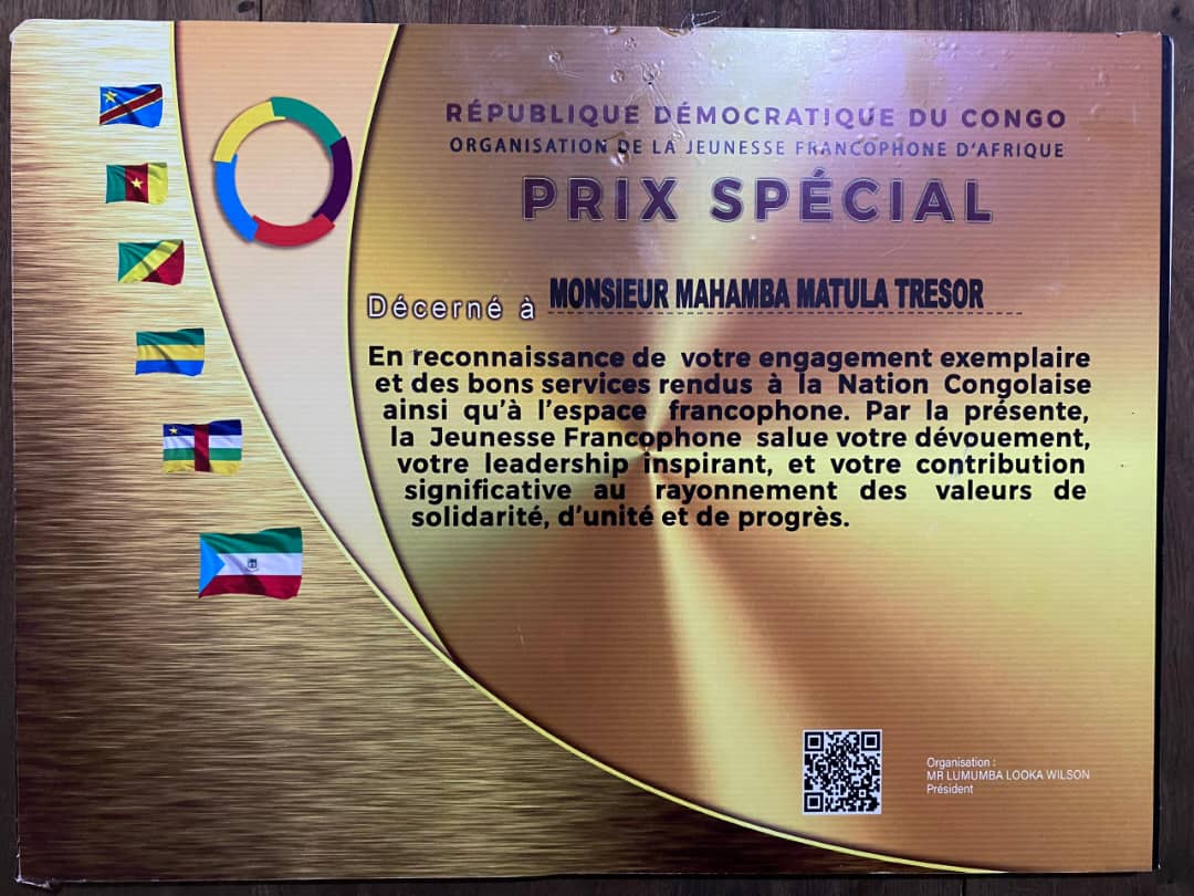 🌟 L’engagement, le courage et la vision ont un nom : Maître Trésor Mahamba.
Décoré par la @OJFA_Officiel à Kolwezi, il incarne un leadership au service de la jeunesse et de la justice.
Félicitations pour ce Prix Spécial bien mérité