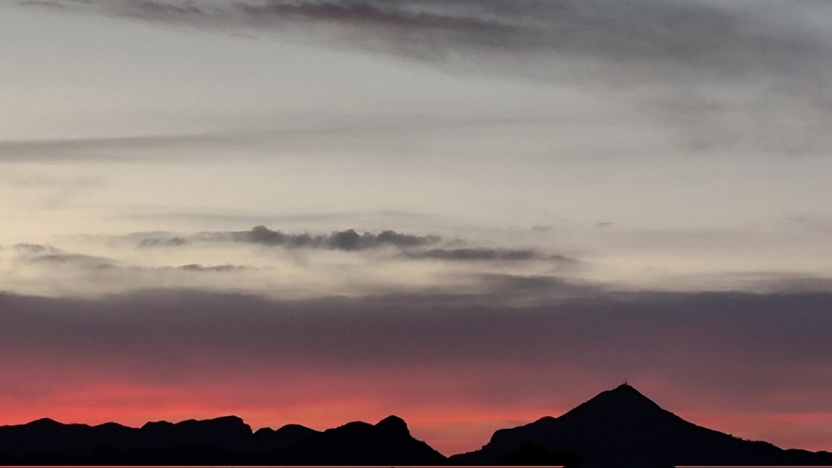 Bienvenido septiembre
El viento cambia, el cielo arde en rojo… y también cambia el rumbo.
A partir de ahora, no solo compartiré la belleza del mar 🌊, sino también la de la tierra 🌱, la nutrición 🍎, el medioambiente 🌍 y todo lo que nos conecta con la vida.#Septiembre