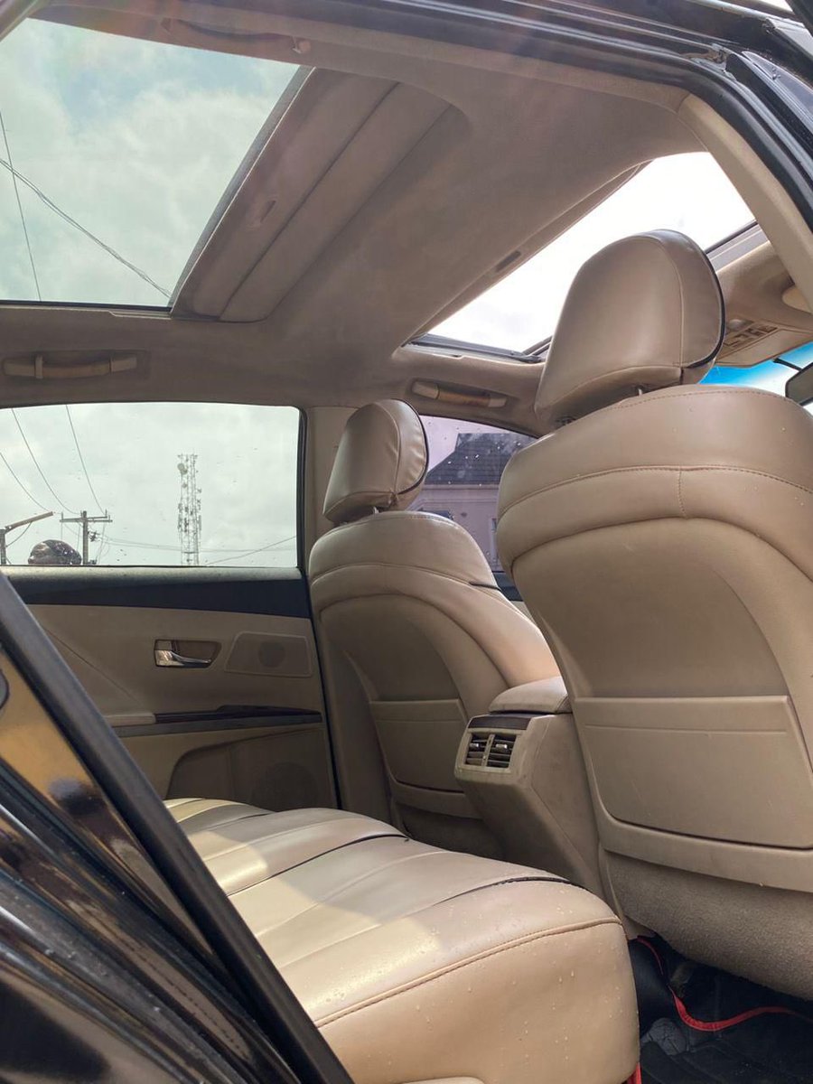 echidiimemotors's tweet image. 𝕏𝘛𝘩𝘦 2010 TOYOTA VENZA V6 FULL EDITION nnukwu ụgbọ ala (FOREIGN USED STANDARD).
Ọ𝘯ụ 𝘢𝘩ị𝘢:₦12,999,999 &amp;lt;Twelve million nine hundred ninety-nine thousand nine hundred ninety-nine naira only&amp;gt;
𝕌𝕊𝔻𝕋🪙.
𝔹𝕋ℂ🪙.
🏗️:echi.