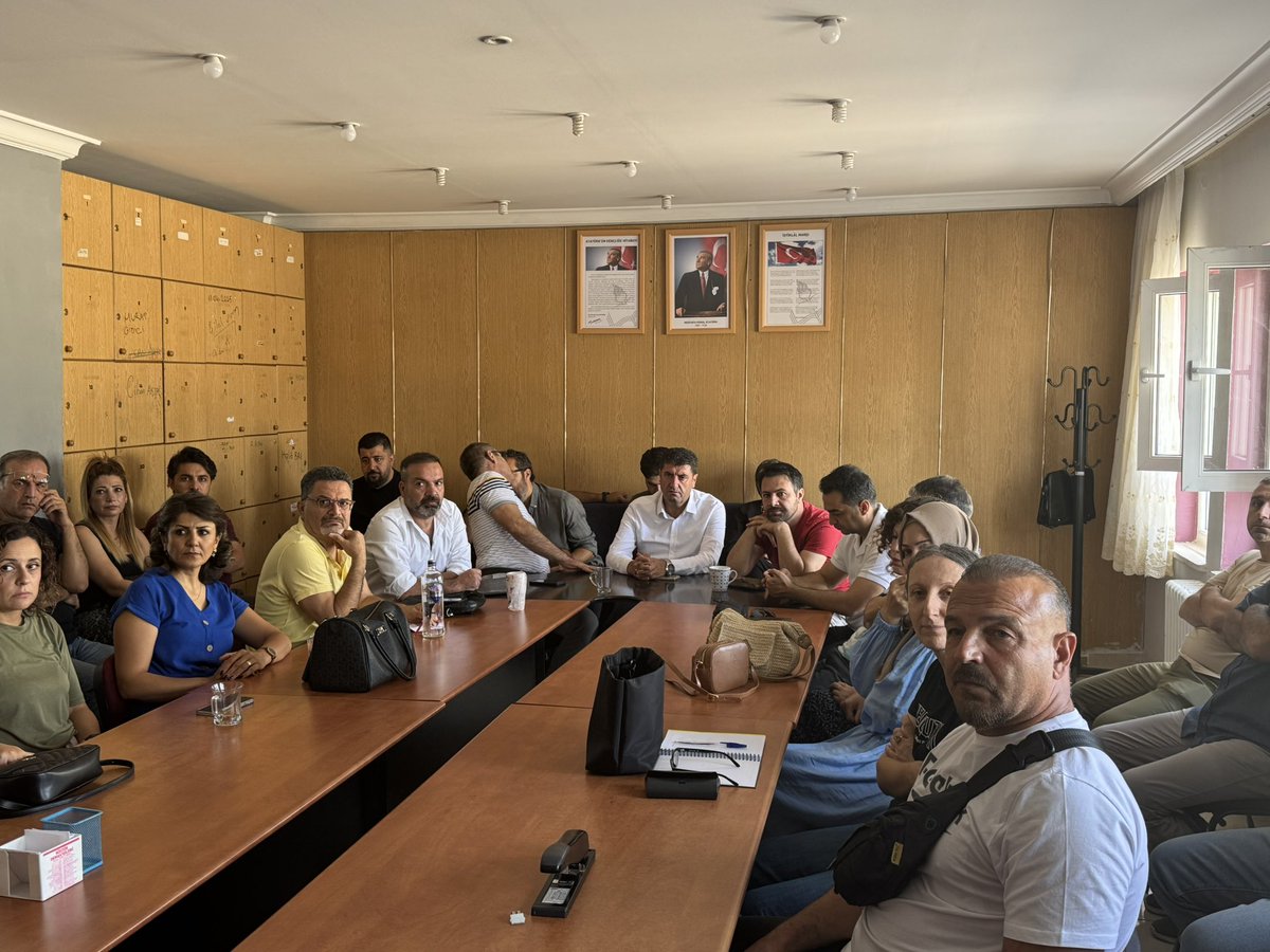 2025-2026 Eğitim Öğretim yılı hayırlara vesile olması dileğiyle İl MEM Şube Müdürümüz <a href="/MehmetB97378544/">Mehmet Baysal</a> ın da katılımıyla sene başı seminerleri Bakanımızın konuşmasıyla başladı. <a href="/ali_eyyupkoca/">Ali Eyyupkoca</a> <a href="/mehmeteminduya1/">Mehmet Emin DUYAN</a>