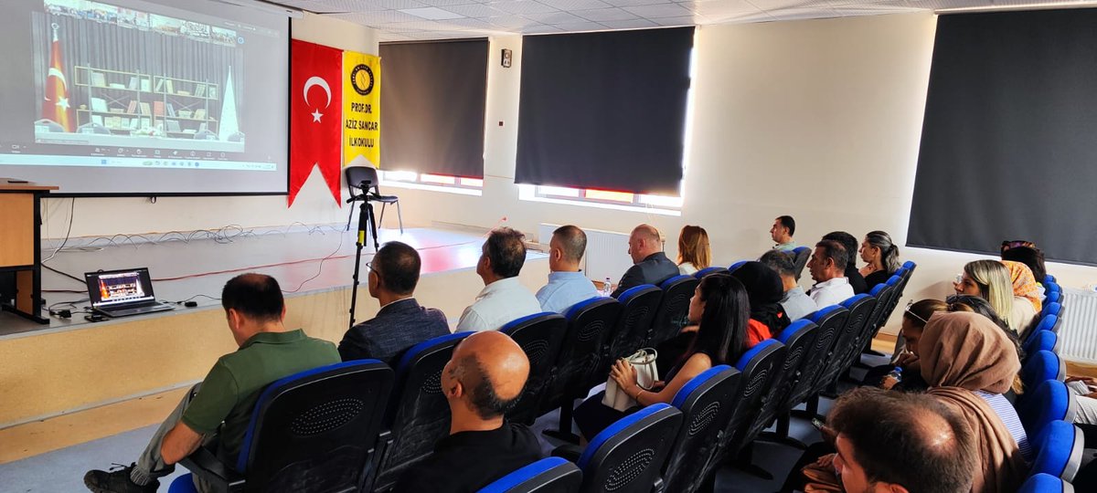 📚 2025-2026 Eğitim Öğretim Yılı Seminer Haftası, Millî Eğitim Bakanımız Sn. Yusuf Tekin’in açılış konuşmasıyla başladı. 

İl Millî Eğitim Müdürümüz Sn. Salih Sadoğlu da Prof. Dr. Aziz Sancar İlkokulu’nda öğretmenlerimizle birlikte programa katıldı.

👨‍👩‍👧‍👦 Bakanımız konuşmalarında,