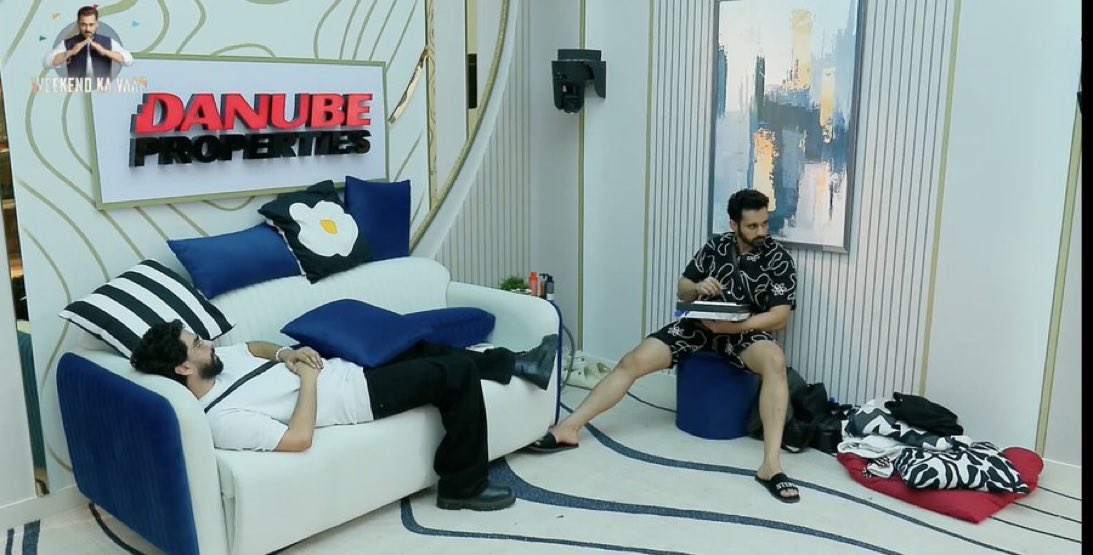 It’s honstly heartbreaking to see hate being thrown at #AmaalMallik for something so basic💔All he did was politely ask not to eat on the sofa tht’s not ego, tht’s respect for shared spaces. But People are using this to throw hate forgetting the kind, genuine person HE truly is🥹