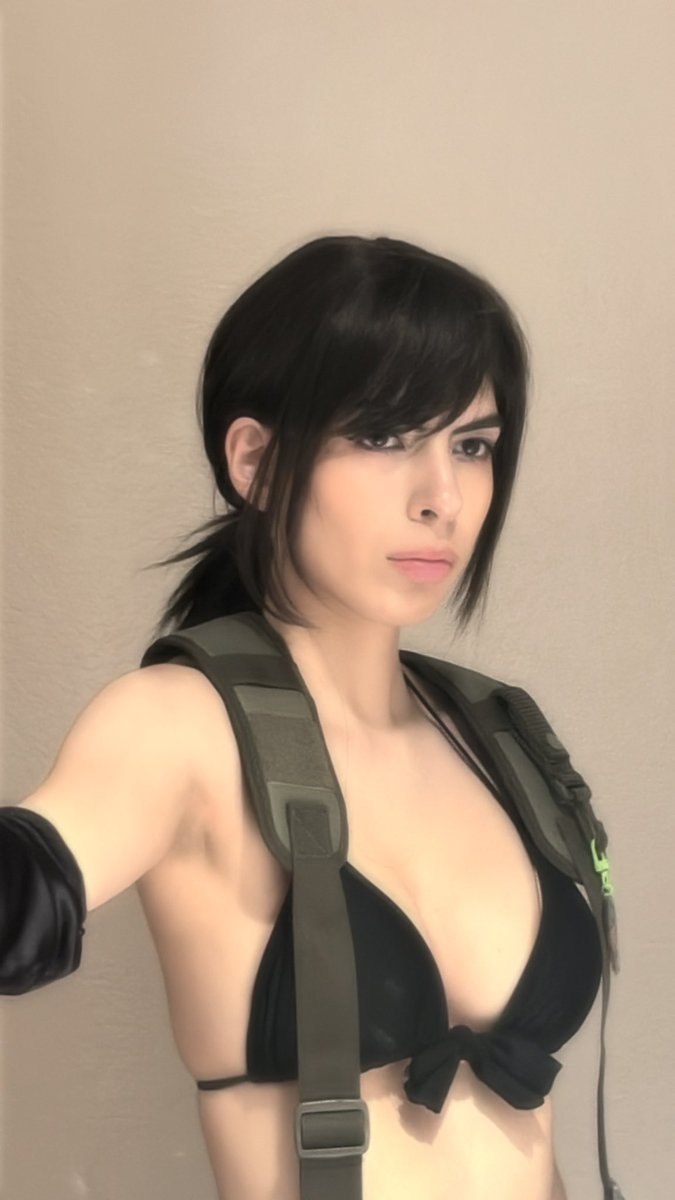 rockzzombee's tweet photo. Happy 10 years to the Phantom Pain 🤍

#mgs #mgsv #quietcosplay https://t.co/oTSQ0d50vZ