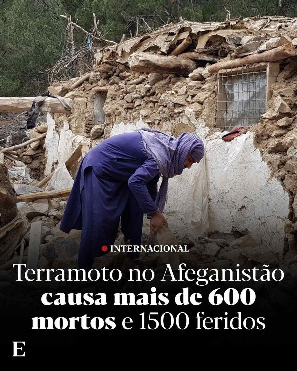 Um terramoto de magnitude 6 abalou, esta segunda-feira de madrugada, as províncias orientais de Kunar e Nangarhar, no Afeganistão. Segundo o Ministério da Informação, há pelo menos 600 mortos e 1.500 feridos

Saiba mais: expresso.pt/expresso-funda…