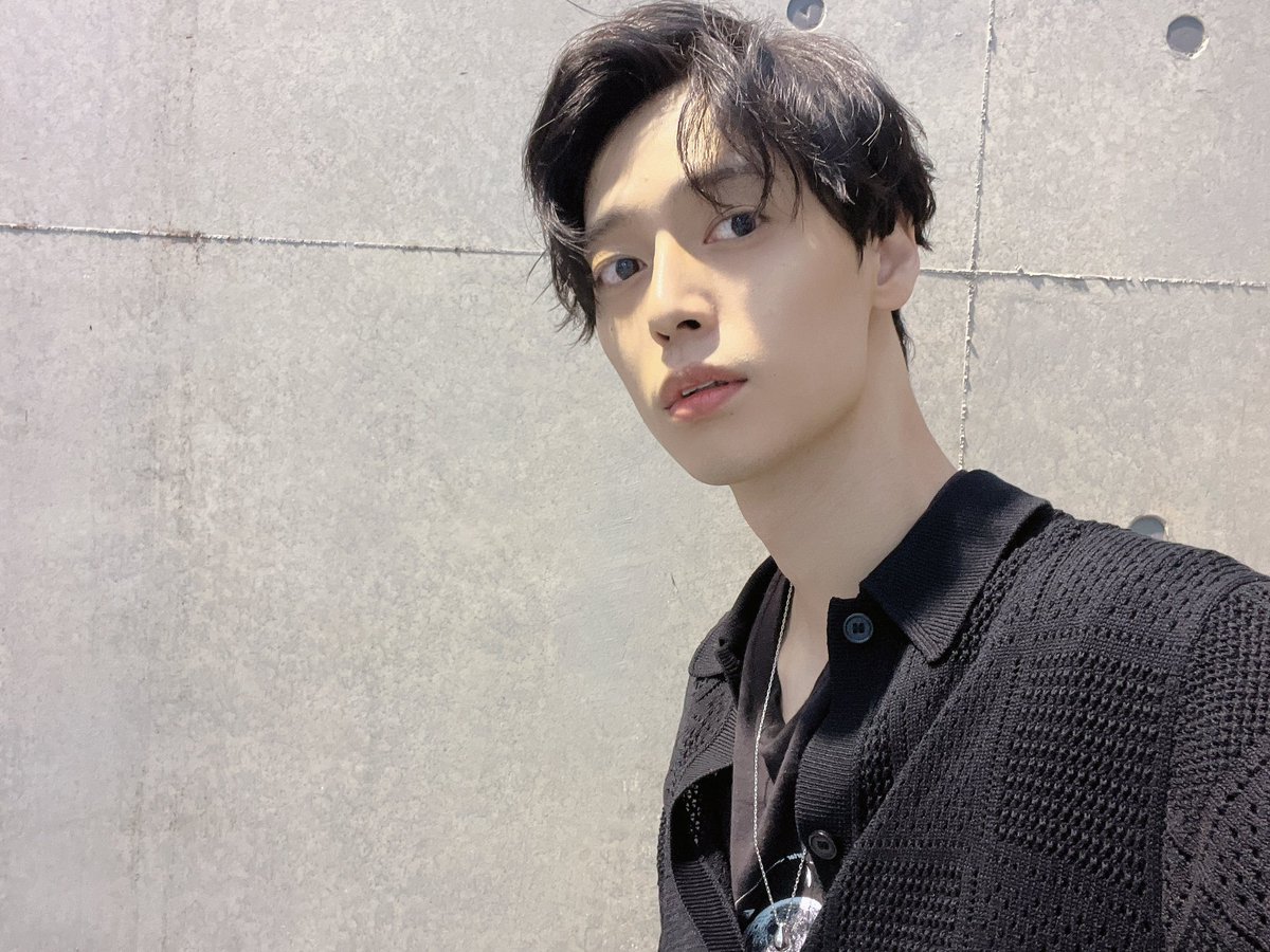 本日
やり遺したこと
ビジュアル撮影すべて終了しました。
みなさまお楽しみに。

そしてこれから舞台美術の打ち合わせです。
しっかりと。