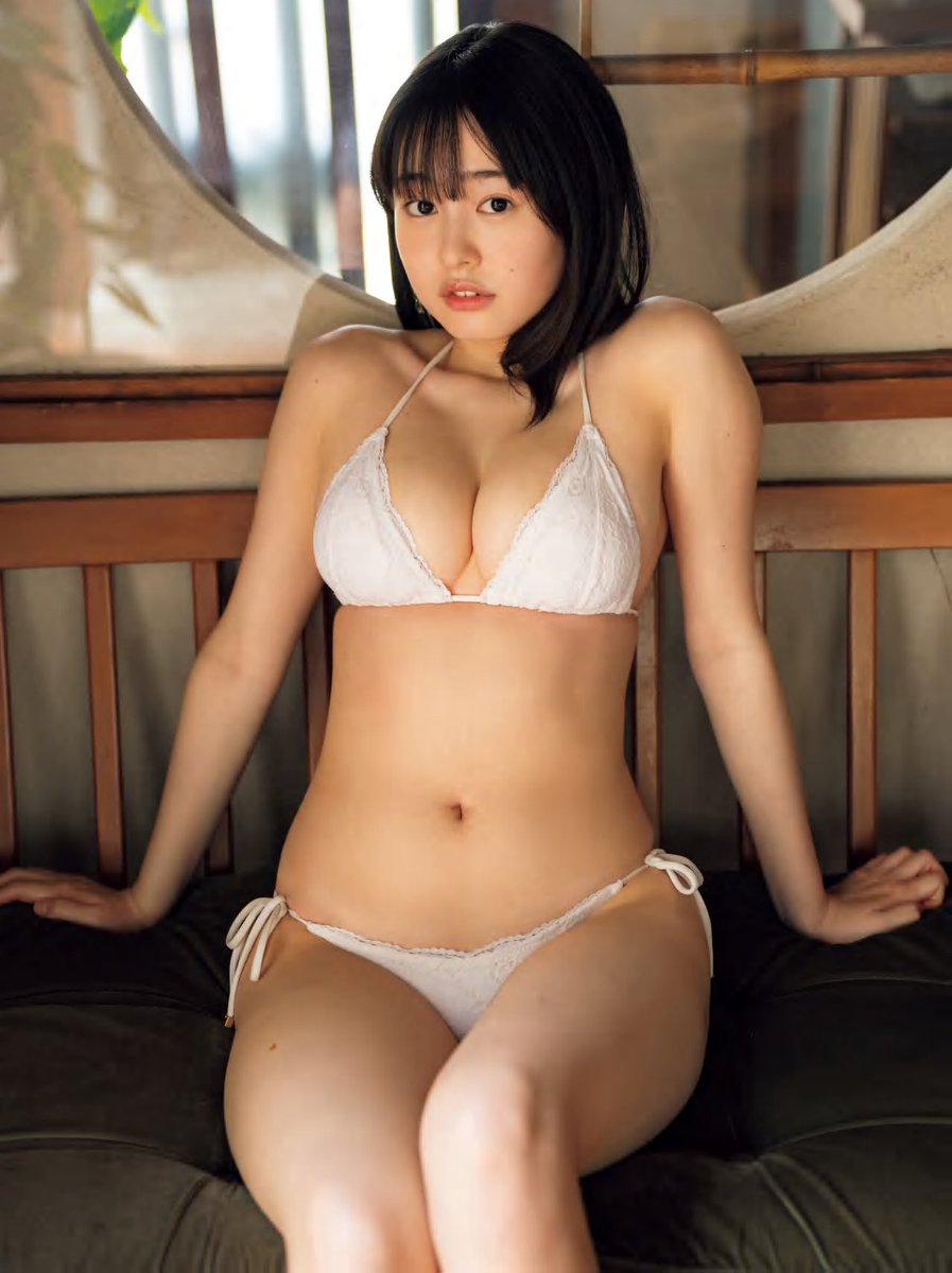 地元を離れて都内に移動してしまうと田舎には中々いない肉食系のイケメンが多そうでしょうね❤️
少し年上の男から仕事の話で呼ばれて連絡先を交換して次第に誘いの連絡が来たりとかするんでしょうね❤️
地元にいた彼氏では経験のしなかった事なんてあったりしたらエロいですね❤️