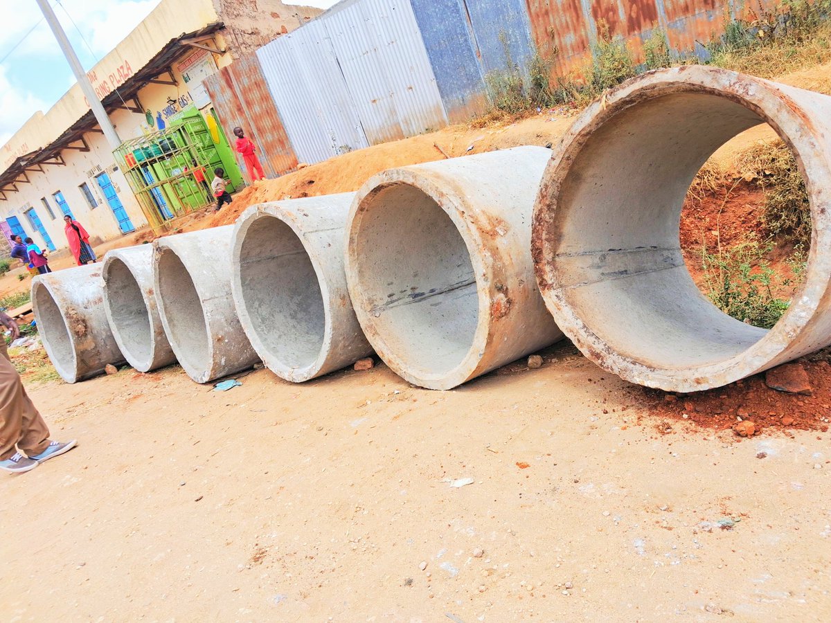 MastersPos23618's tweet photo. Strong, durable, and built to last 💪 Our concrete culverts ensure smooth water flow, reduce flooding risks, and support safe infrastructure. 🌊🛣️

📍 Available at Concrete Post Masters
📞 0704 004 734

#ConcreteSolutions #Culverts #Infrastructure https://t.co/ueCRx5mg3y