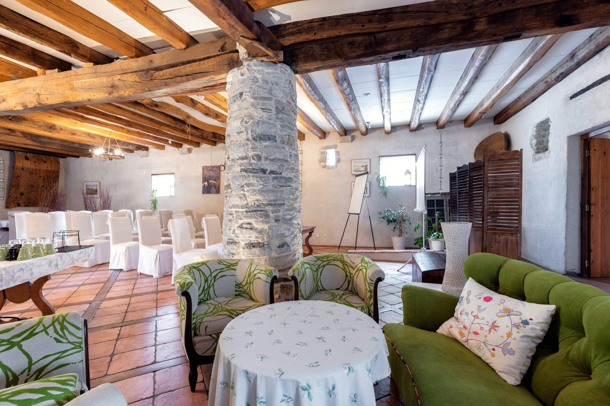 DomainedeBassi's tweet image. C’est bientôt la rentrée !

L’heure est venue de retrouver vos équipes, partager vos idées et lancer de nouveaux projets!

Au Domaine de Bassilour à #Bidart, nous accueillons vos #réunions de rentrée dans un cadre inspirant !
#SeminairePaysBasque #ReunionProfessionnelle