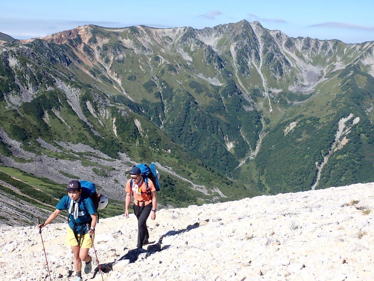 miyakawa_sawa's tweet image. 念願の！黒部上ノ廊下！
何年もずっと行ってみたかった場所。
慣れない重いザックと長時間行動で、毎日ヘトヘトだったけど、大スケールの素晴らしい渓谷を歩けて最高✨

下山は雲の平〜裏銀座と充実の山歩き。ずっと快晴で最高な3日間でした！