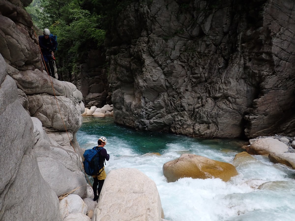 miyakawa_sawa's tweet image. 念願の！黒部上ノ廊下！
何年もずっと行ってみたかった場所。
慣れない重いザックと長時間行動で、毎日ヘトヘトだったけど、大スケールの素晴らしい渓谷を歩けて最高✨

下山は雲の平〜裏銀座と充実の山歩き。ずっと快晴で最高な3日間でした！