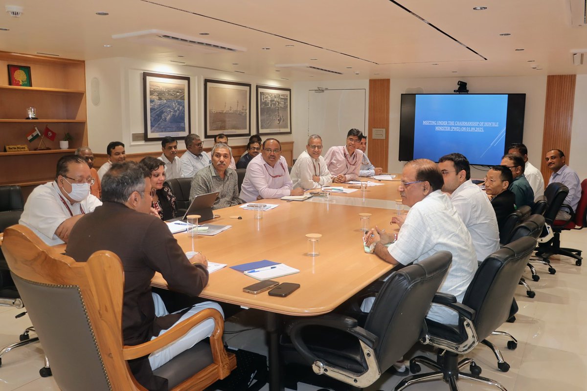 Chaired a review meeting on key PWD projects today. Strict timelines and uncompromised quality are non-negotiable. Team PWD is fully committed to delivering world-class infrastructure and better facilities for the people of Delhi.