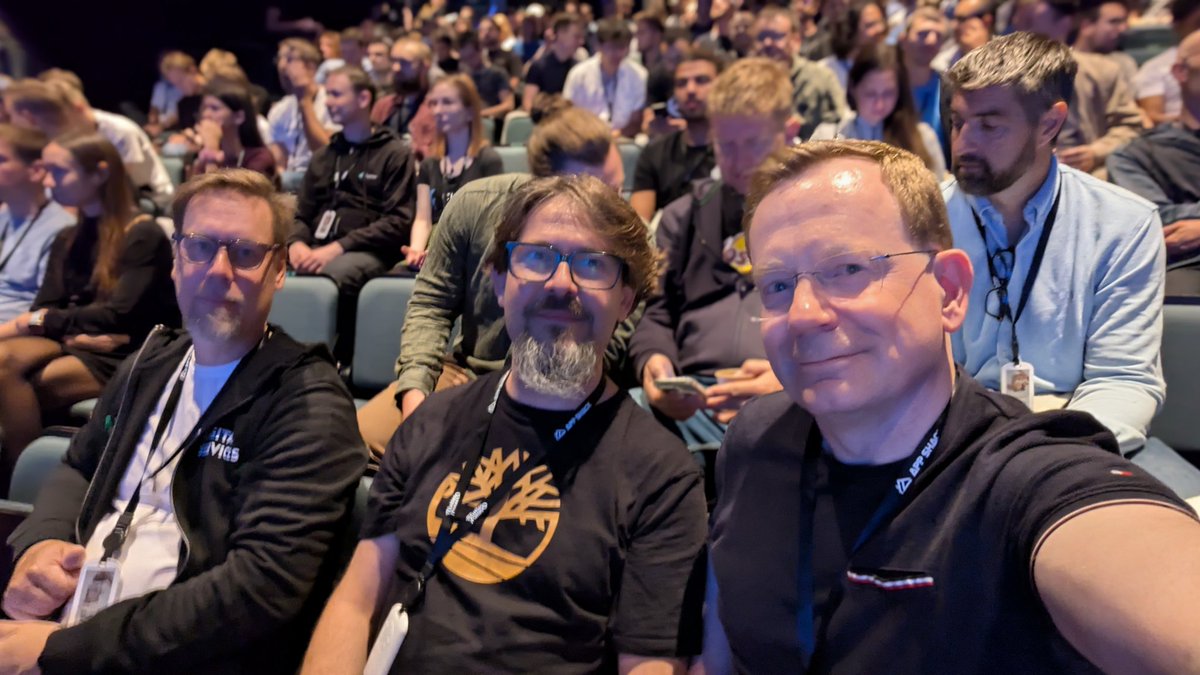 Mike Rydstrom (@rydmike) on Twitter photo Ready for the <a href="/FlutterNFriends/">Flutter & Friends</a> keynote with <a href="/ASalvadorini/">Alessio Salvadorini π</a> Ready for the <a href="/FlutterNFriends/">Flutter & Friends</a> keynote with <a href="/ASalvadorini/">Alessio Salvadorini π</a>