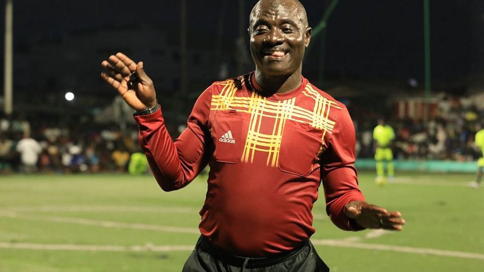 bn

i love how <a href="/Gyakie_/">After Midnight</a> switches her tone when she sings ‘breaking news’, there’s a comedic effect that makes me want to dance like that one boxing refree who danced with Akrobeto. really loved the percussions <a href="/AFROLEKTRA/">AFROLEKTRA</a>