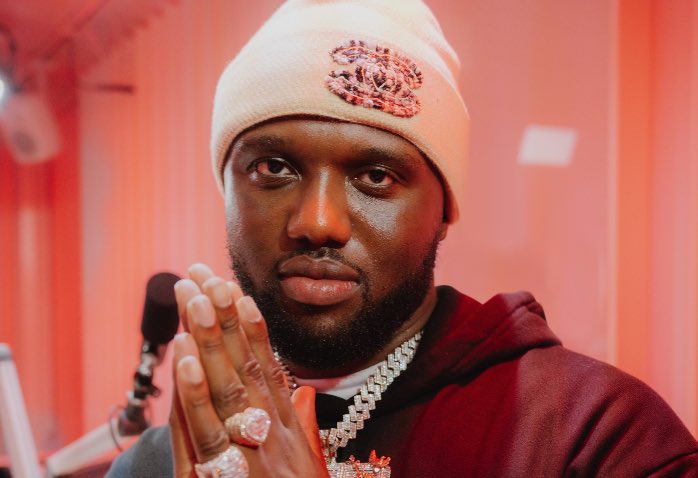 int 

she’s putting her foot down again, “until you ask me out, i’m not taken”. so real <a href="/HeadieOne/">One</a> ‘s cadence really takes this back for me, early 2000’s r&amp;b when yearning was still cool. another <a href="/AFROLEKTRA/">AFROLEKTRA</a> hit with <a href="/sosawavegod/">SOSAWAVEGOD</a> and Irving. easy day song. real laid back.