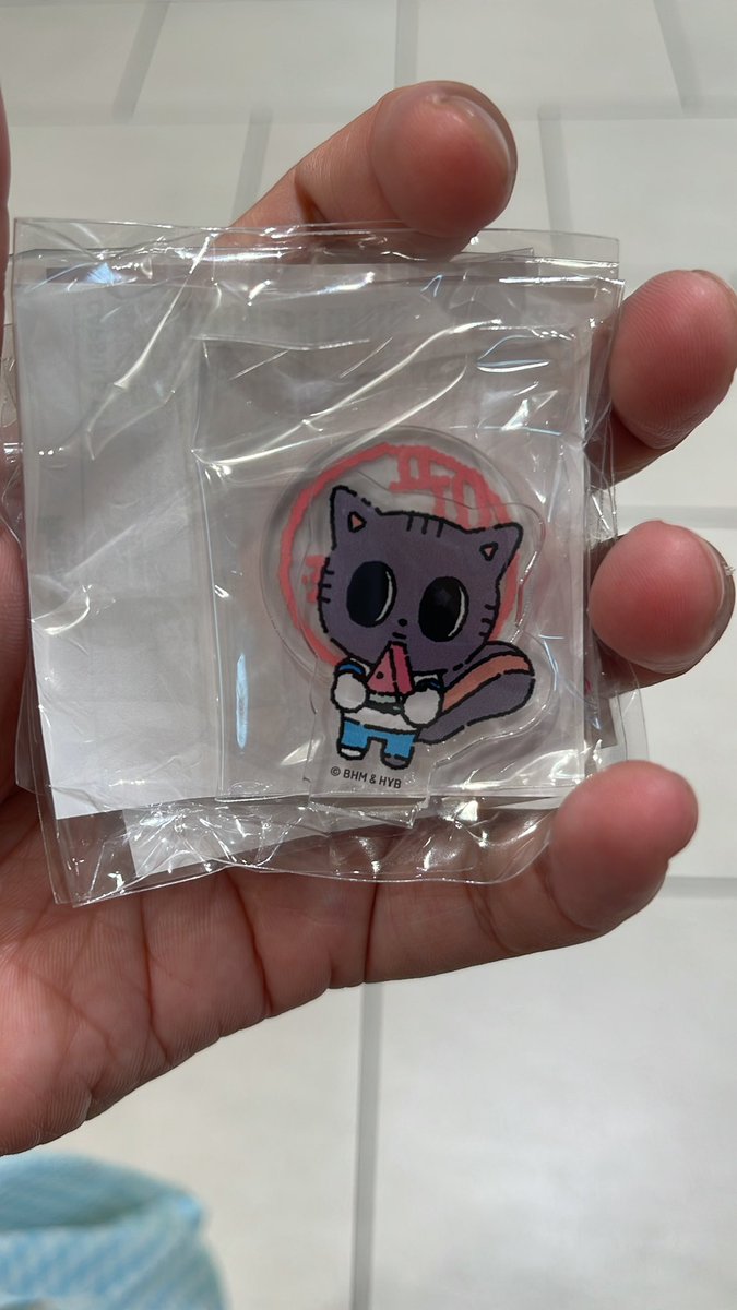 TS seeing TXT 6/23 🩵 tweet media