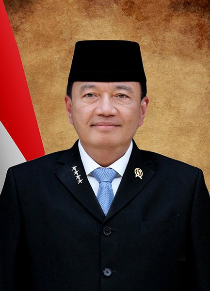 Gibran sedang dapat tugas khusus dari Presiden menemui driver ojol. Daripada mempermasalahkan ketidakhadiran Gibran lebih baik mempertanyakan ketiadaan Menkopolkam yg super kader PDIP itu. Kenapa Menkopolkam yg harusnya jadi koordinator pengamanan digantikan oleh Menhan?