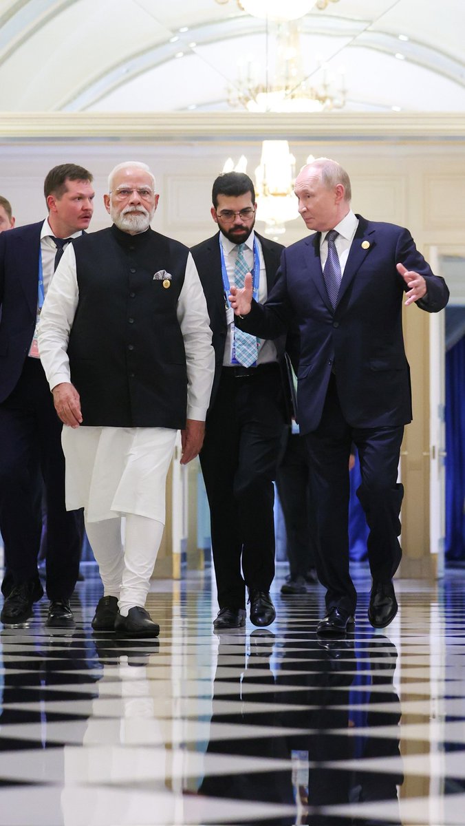 ravibhadoria's tweet image. भारत और रशिया के बीच हुई द्विपक्षीय वार्ता।
आपसी व्यापार और सामरिक साझेदारी को बढ़ाने पर एकमत रहे प्रधानमंत्री मोदी और राष्ट्रपति पुतिन।
#indiarussiafriendship #ModiInChina
