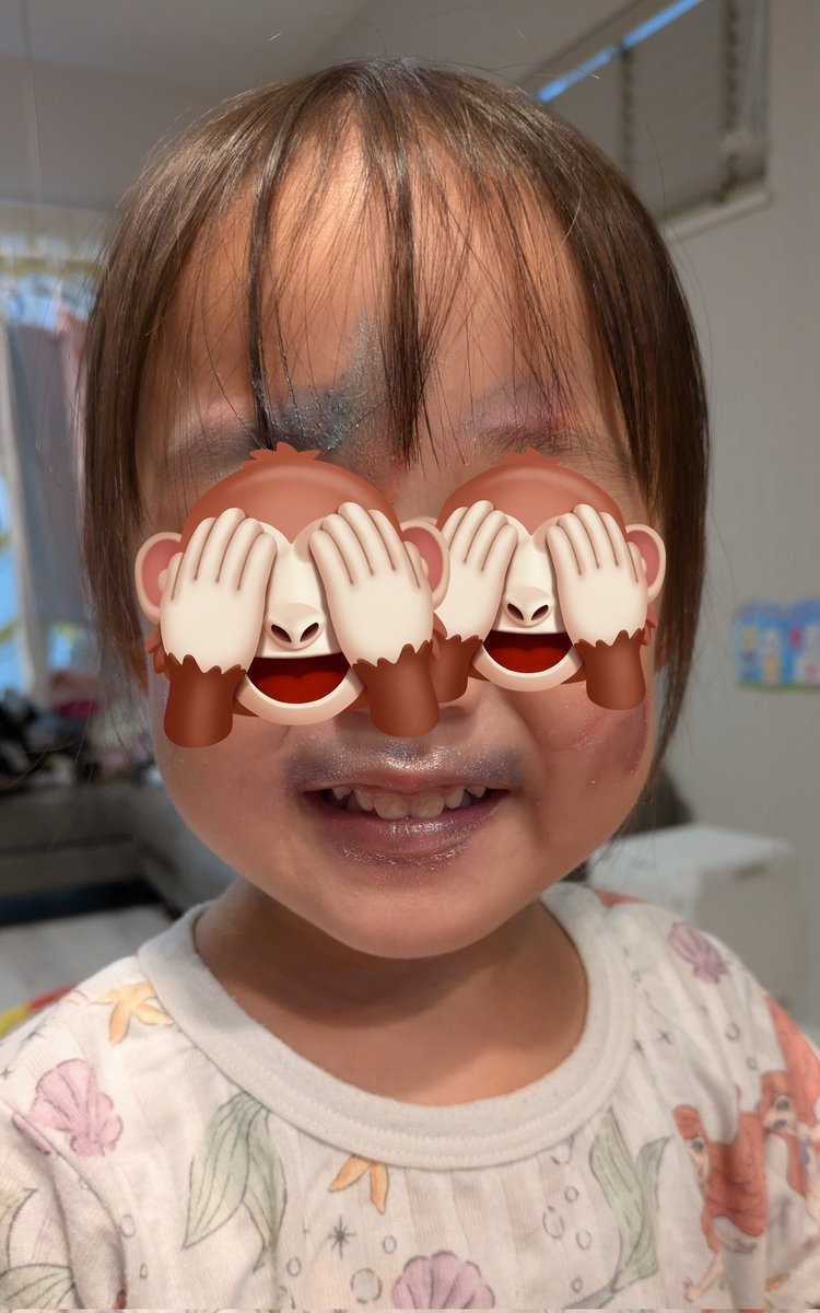 miso_ru's tweet photo. 3歳になった次女、おけしょーにハマる🤡 https://t.co/w1cauPRG8i