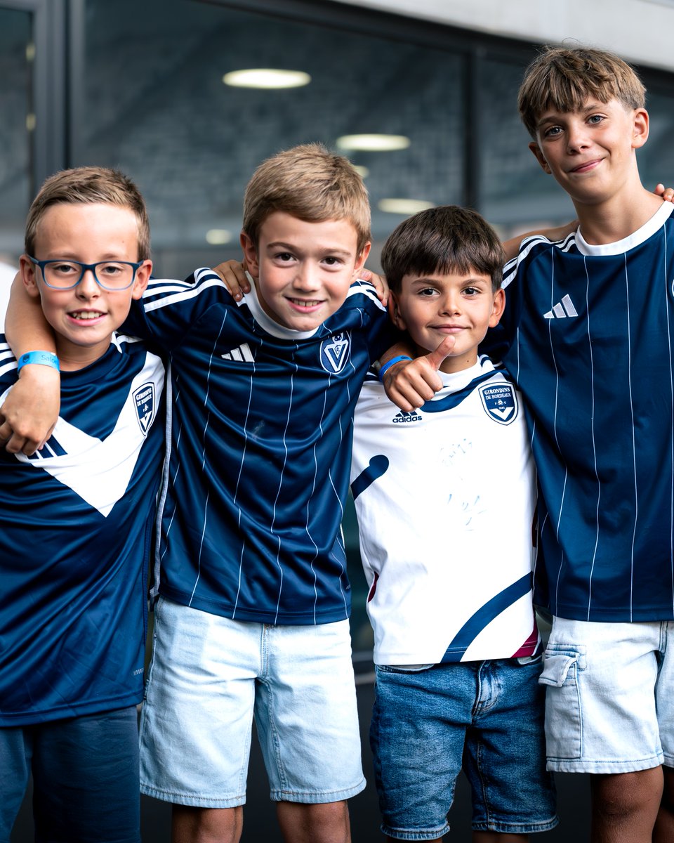FC Girondins de Bordeaux (@girondins) on Twitter photo Bonne rentrée à tous les amoureux du Scapulaire. On se retrouve samedi au <a href="/StadeAtlantique/">StadeAtlantique</a> 🙌
#RentreeScolaire #AllezBordeaux Bonne rentrée à tous les amoureux du Scapulaire. On se retrouve samedi au <a href="/StadeAtlantique/">StadeAtlantique</a> 🙌
#RentreeScolaire #AllezBordeaux