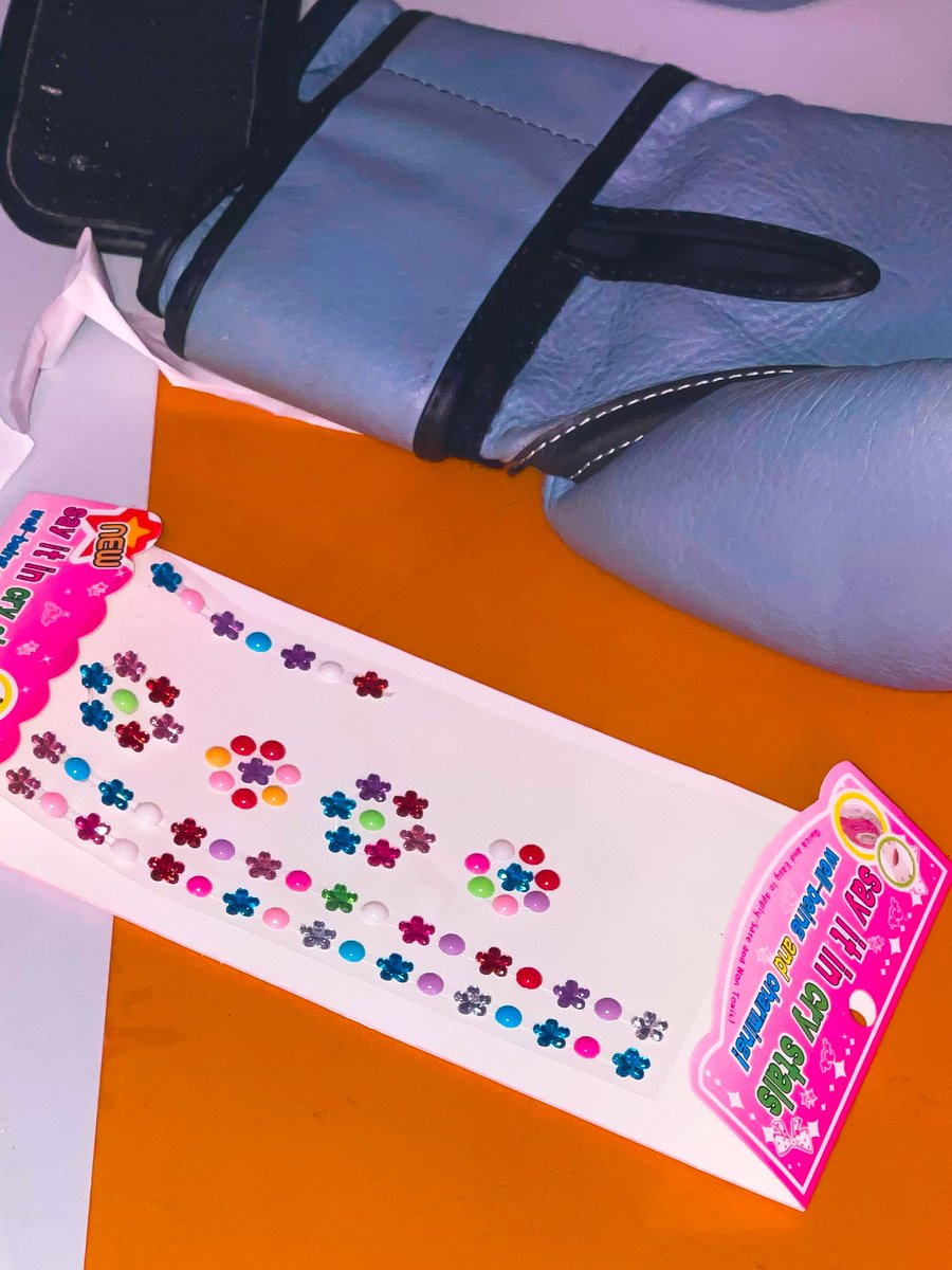 ALL(H)OURS FOURTH MINI ALBUM [VCF]

READY

2025.09.09 6PM (KST)

#ALL_H_OURS #올아워즈
#VCF #R2R #READY2RUMBLE