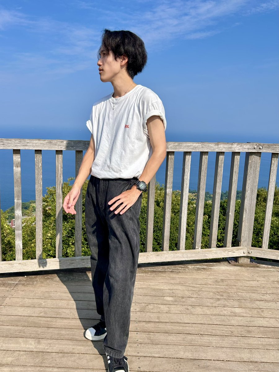 tomo_3244's tweet photo. 📍小室山
暑すぎた
3枚目、別に筋肉を見せたい訳ではなかったのに笑 
 #小室山  #伊東市 https://t.co/GoSPqoTqSt