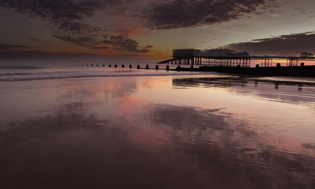 StIvesPhotoClub's tweet image. September is here, and a new Image of the Month as chosen by the club president - September's image is “Norfolk Reflections" by Nigel Sandbrook.

#Photoclub #ImageoftheMonth #StIves #Cambridgeshire