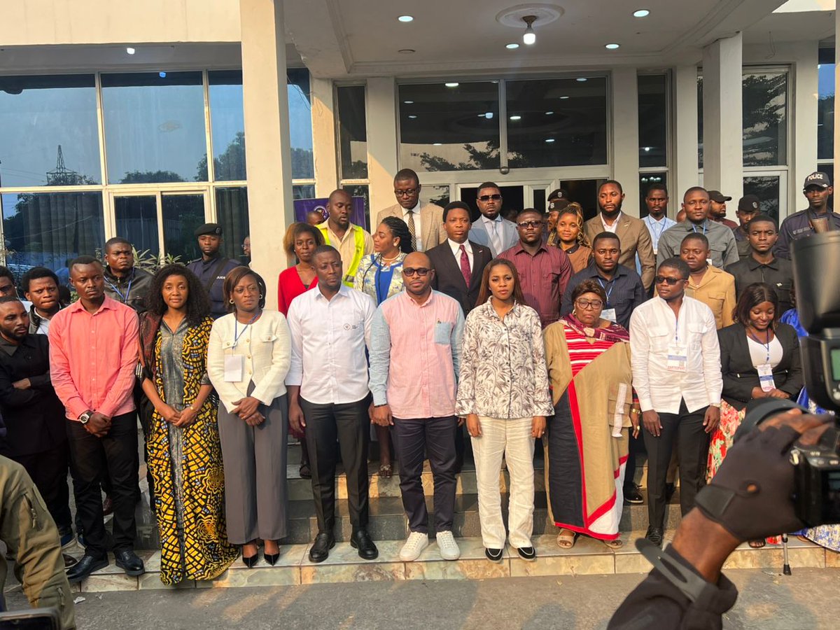 KazadiRodrick's tweet photo. 🛑 Qui commence bien finit bien 🛑

Devant les autorités compétentes, notamment la ministre de la Jeunesse, le président nouvellement élu du Conseil National de la Jeunesse (CNJ) Ir Claude Mbuyi et son équipe ont affirmé leur alignement derrière la vision du Chef de l’État. https://t.co/xZP5MeBzZr