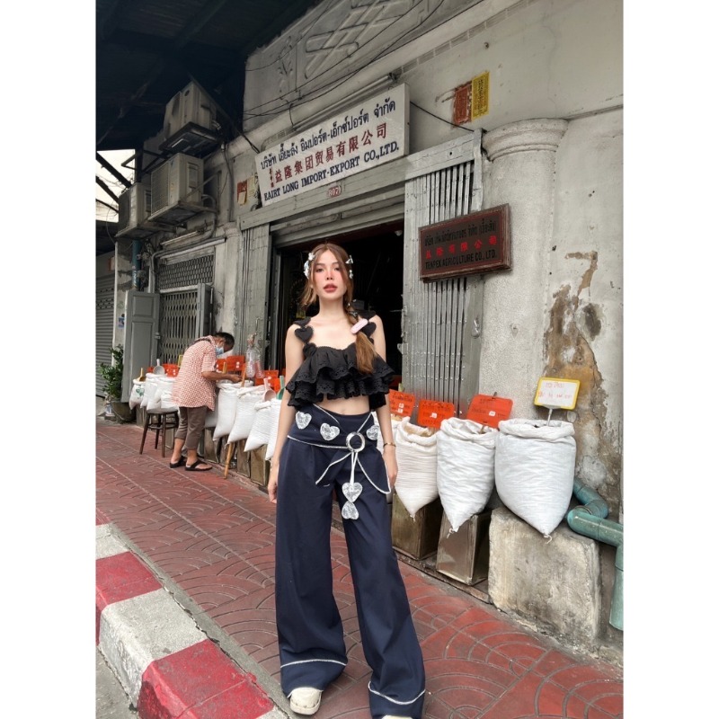 mayrosesdotcom's tweet photo. เสื้อครอปหัวใจดำ กางเกงหัวใจสีกรม