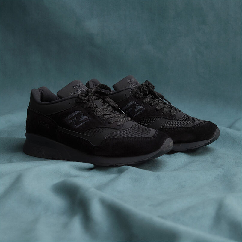 1500 オールブラック 🇬🇧UK製モデル「1500」からオールブラックで仕上げた展開店舗限定