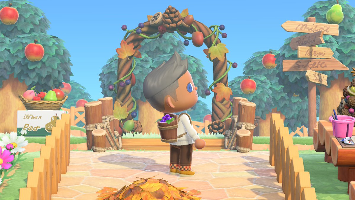 Happy September! This time of year seems to be when all the good harvest happenings start ramping up. In that spirit, Nook Shopping is once again selling grape-harvest baskets until the end of this month! Isn't that grape?! Hee-hee!
