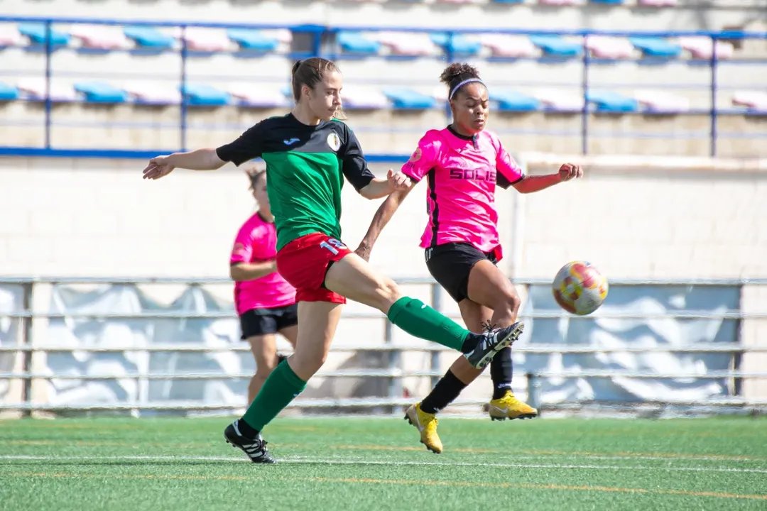 🏆 <a href="/fuensafeminas/">EM Féminas Soliss Fuensalida</a> disputará su primera final del #TrofeoJCCM | <a href="/deportesclm/">Deportes Castilla-La Mancha</a> 

🆚 Eliminó al <a href="/DinamoGOficial/">Dinamo Guadalajara</a> en la tanda de penaltis (4-3) tras el empate al término del tiempo reglamentario 

🔗 ffcm.es/pnfg/NNws_ShwN… 

📷 Dínamo Guadalajara

#somosCLM | #fútbolCLM