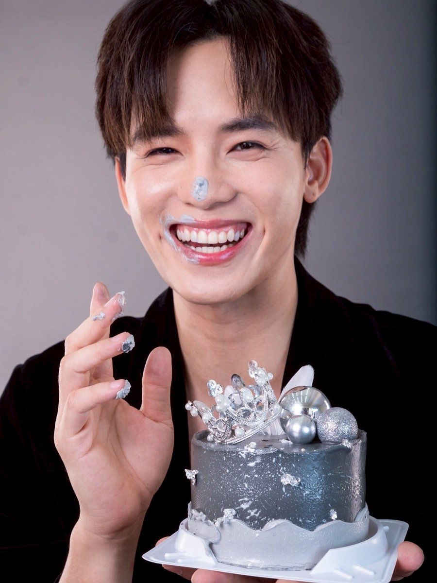 [FlukeStagram]
01/09/25 

Birthday boy 

instagram.com/p/DODVJ2HCa3Z/…

HAPPY FLUKE PONGSAPAT DAY 

#HappyFlukeDay2025 
#FlukePongsapat