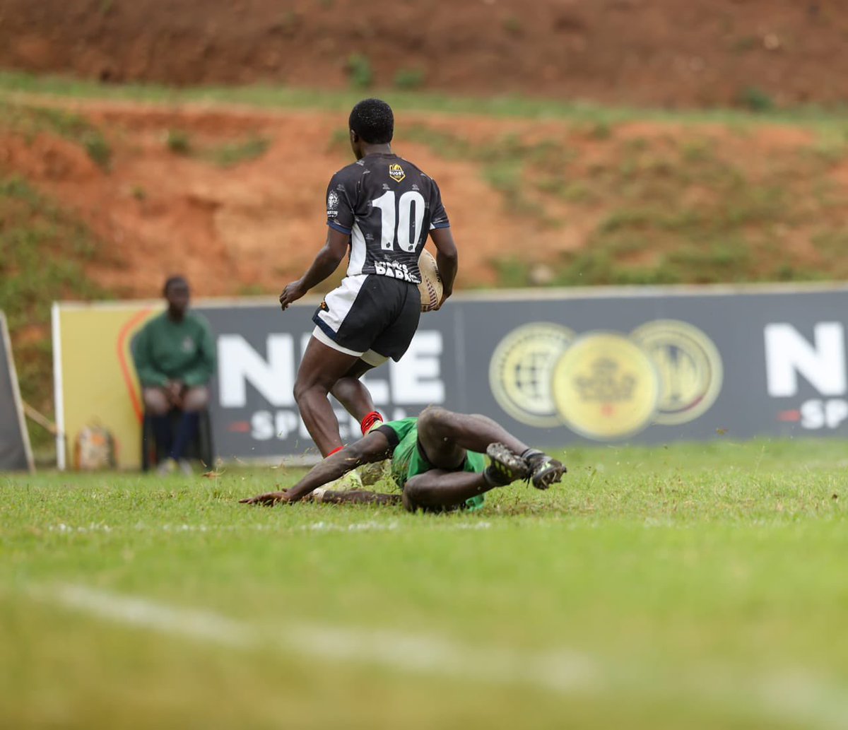 AllanTitus_10's tweet photo. Always a pleasure repping the Black with the boys.  Thank you Lord. 🙏🏾🏴‍☠️

#AT10 

#PiratesStrong  #Rujumba7s

📸 @DBwaha https://t.co/MW1KGKxuuC