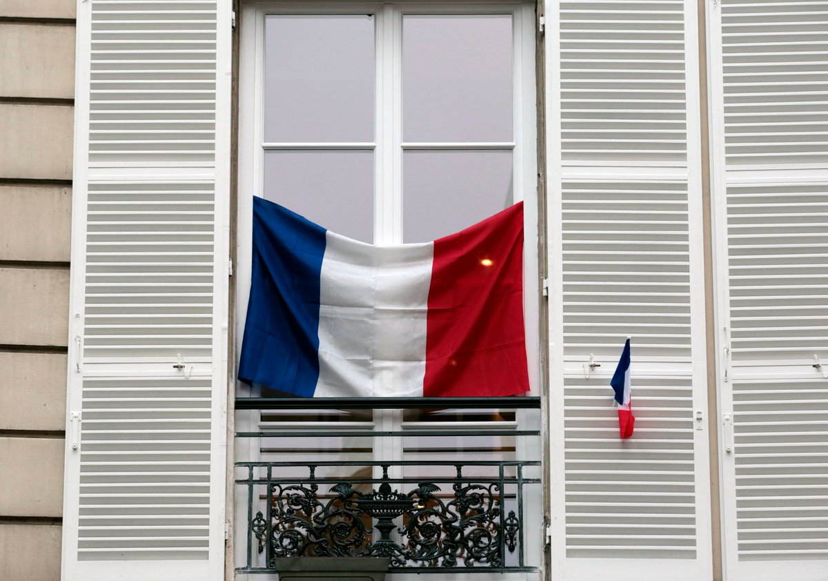 ✊🇫🇷🧡👍👏✊🇫🇷🧡👍👏✊🇫🇷🧡👍👏✊🇫🇷🧡👍👏✊🇫🇷🧡👍👏

✊Le peuple sort les drapeaux et #OnPavoise partout !

On s’y met en France avec notre 🇫🇷
DÈS CE LUNDI 1ER SEPTEMBRE : on pavoise partout !

➡️Diffusez svp !🙏