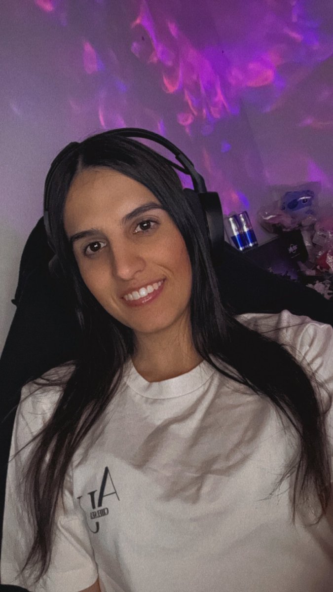 We LIVEEEE😛❤️🫡 twitch.tv/chelseaau