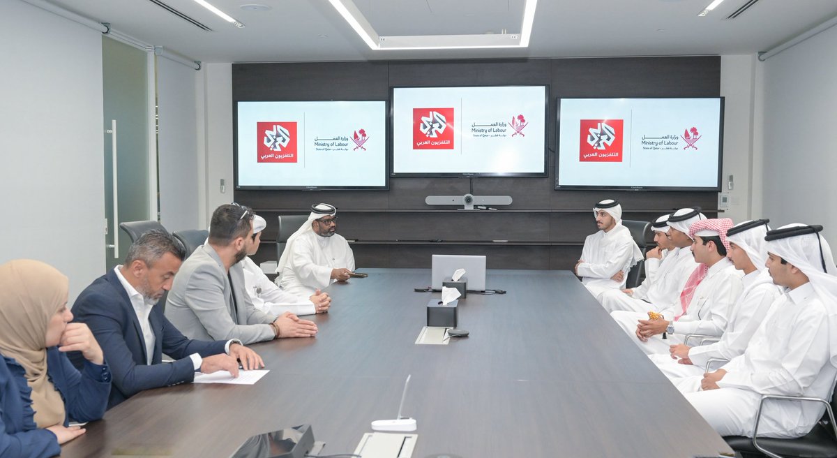 MOLQTR's tweet photo. The Ministry of Labour and Al-Araby TV Network honoured graduates of their joint technical training programme, equipping Qatari nationals and children of Qatari women with secondary and university qualifications for the private media sector.
#molqtr https://t.co/iaujJea6Qs